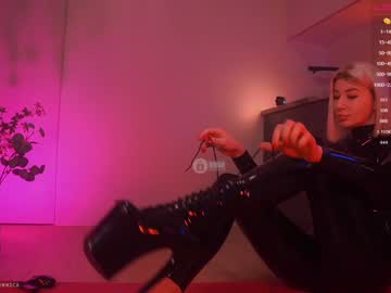 webcam girl bronnica live cam image #1601227