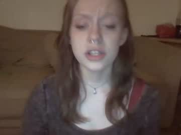 webcam girl plant_baby live cam image #5867239