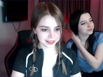 webcam girl dear_helga live cam image #8225554
