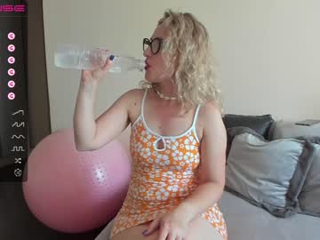 webcam girl emilymilf__ live cam image #6526741