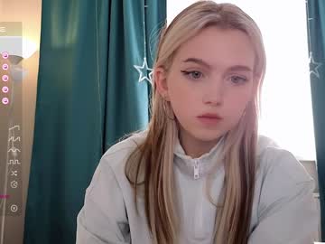 webcam girl small_blondee live cam image #7044451