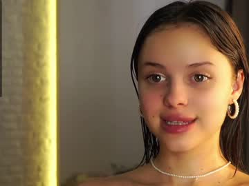 webcam girl a_whole_eternity live cam image #9415774