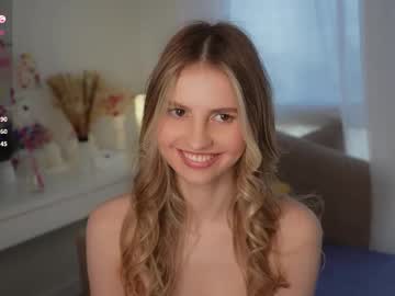 webcam girl fluffy_angel live cam image #12285406