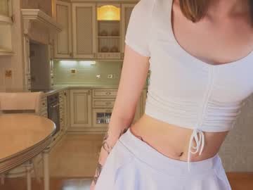 webcam girl harrieteasley live cam image #10735967