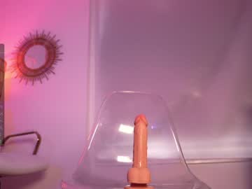 webcam girl lau__1 live cam image #8358321