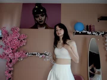 webcam girl emmi_sunshine live cam image #6689607