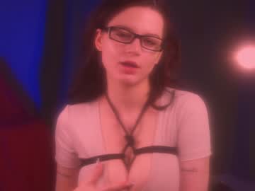 webcam girl lorienn live cam image #9461674