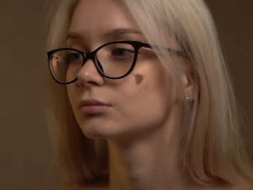 webcam girl cassie130505 live cam image #9010765