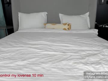 webcam girl carolinaherera live cam image #8944769