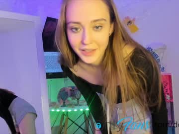 webcam girl dora_dds live cam image #911616