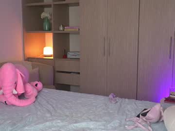 webcam girl veroniqe_lounge live cam image #6906708