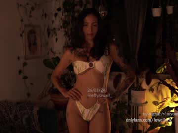 webcam girl effylowell_ live cam image #8917852
