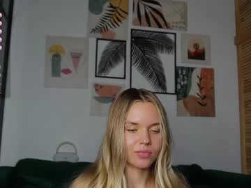 webcam girl corni__ live cam image #13037840