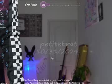 webcam girl petitebrat live cam image #10921739