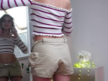 webcam girl heavenly_d1amond live cam image #5022025