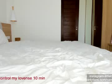 webcam girl carolinaherera live cam image #3319885