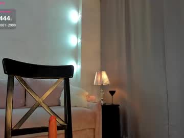 webcam girl dearly_emily live cam image #11486394