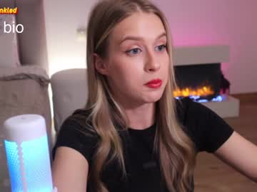 webcam girl ella_twinkle live cam image #9654310