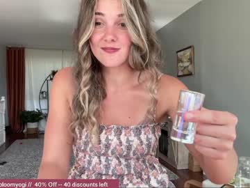 webcam girl bloomyogi live cam image #2962593