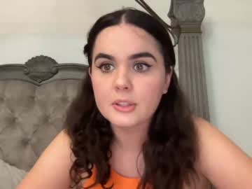 webcam girl gia_is_horny live cam image #4275917