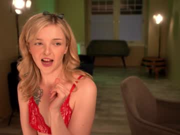 webcam girl lucydelovely live cam image #10050406