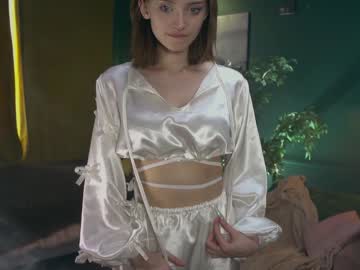 webcam girl lolly_bella_ live cam image #3007101