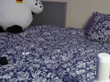 webcam girl bestblondiiecb live cam image #10767639