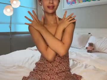 webcam girl cuteelsa_ live cam image #8363644
