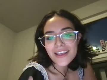 webcam girl alexandriaaaa live cam image #3881342
