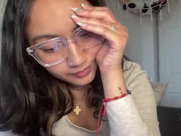 webcam girl miaxrain live cam image #12702476