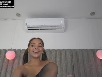 webcam girl camilitasu live cam image #8257944