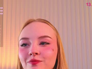 webcam girl lissa_meooow live cam image #10208110