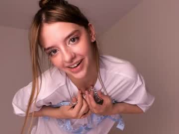 webcam girl lesi_moon live cam image #6773030