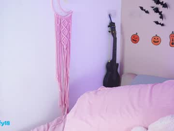 webcam girl little_effy18_ live cam image #10897559