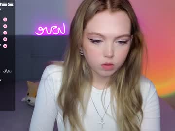 webcam girl small_blondee live cam image #6213208