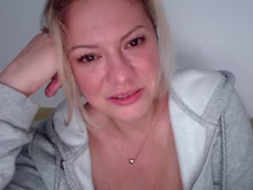 webcam girl kiradivine live cam image #2597149