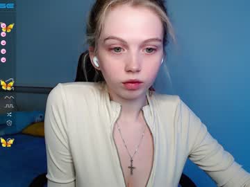webcam girl small_blondee live cam image #5116926