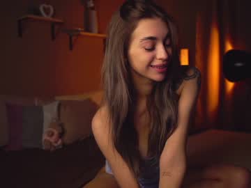 webcam girl cuteelsa_ live cam image #7780382