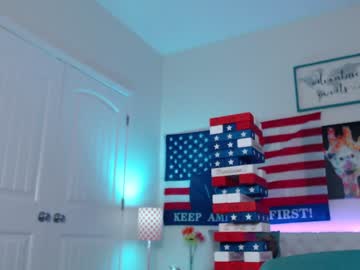 webcam girl holihurricane live cam image #10181037