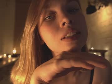 webcam girl bibi_it_is live cam image #3344705