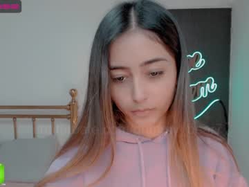 webcam girl gummy_bear7 live cam image #595460