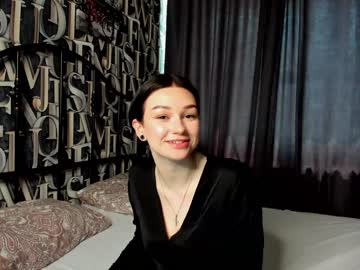 webcam girl carolyn_white live cam image #2314324