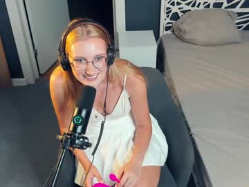 webcam girl mind_of_heart live cam image #10338024