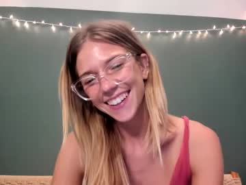 webcam girl oliviahansleyy live cam image #9453716
