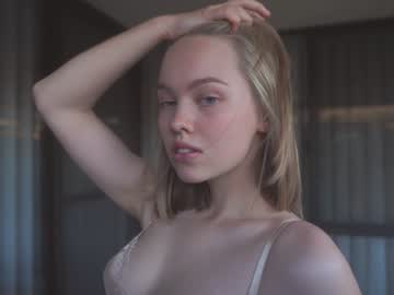 webcam girl bibi_it_is live cam image #8165053