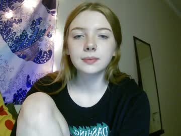 webcam girl lillygoodgirl live cam image #6353016