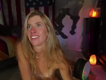 webcam girl lucy_gooosey live cam image #9899158