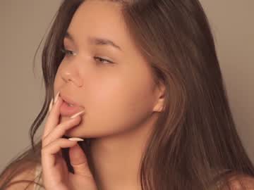 webcam girl helenmoors live cam image #5510181