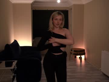 webcam girl lucydelovely live cam image #9385073