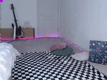 webcam girl petitebrat live cam image #12200130
